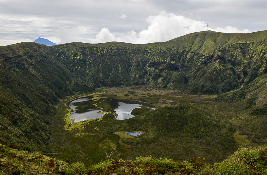 Volcan de la Caldeira sur l'île de Faial aux Açores