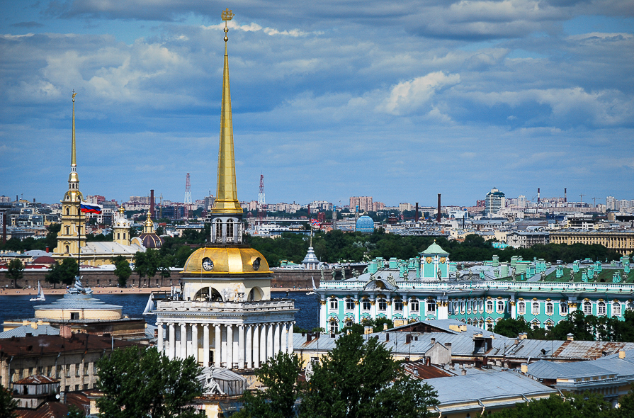 Flèches de Saint-Pétersbourg en Russie