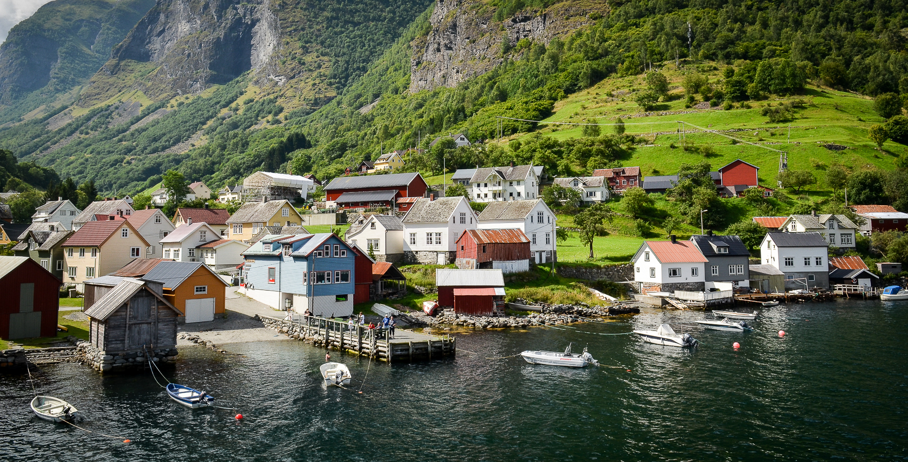 Village de pêcheurs dans le Aurlandsfjord en Norvège