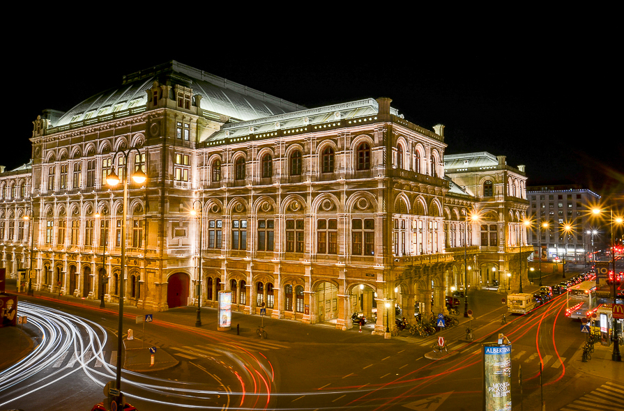 Staatsoper de nuit à Vienne